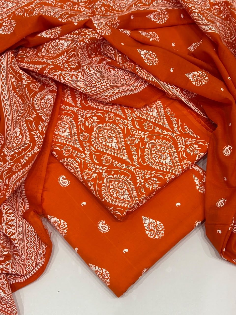 Digital Printed Lawn 3 Piece Unstitched Suit