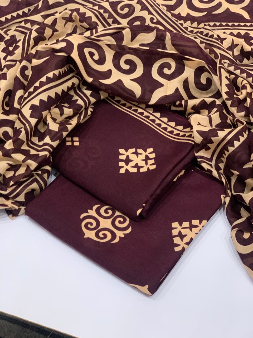 Digital Printed Lawn 3 Piece Unstitched Suit